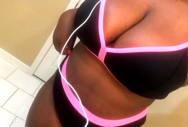 do oyu guys like bbws? ˆ