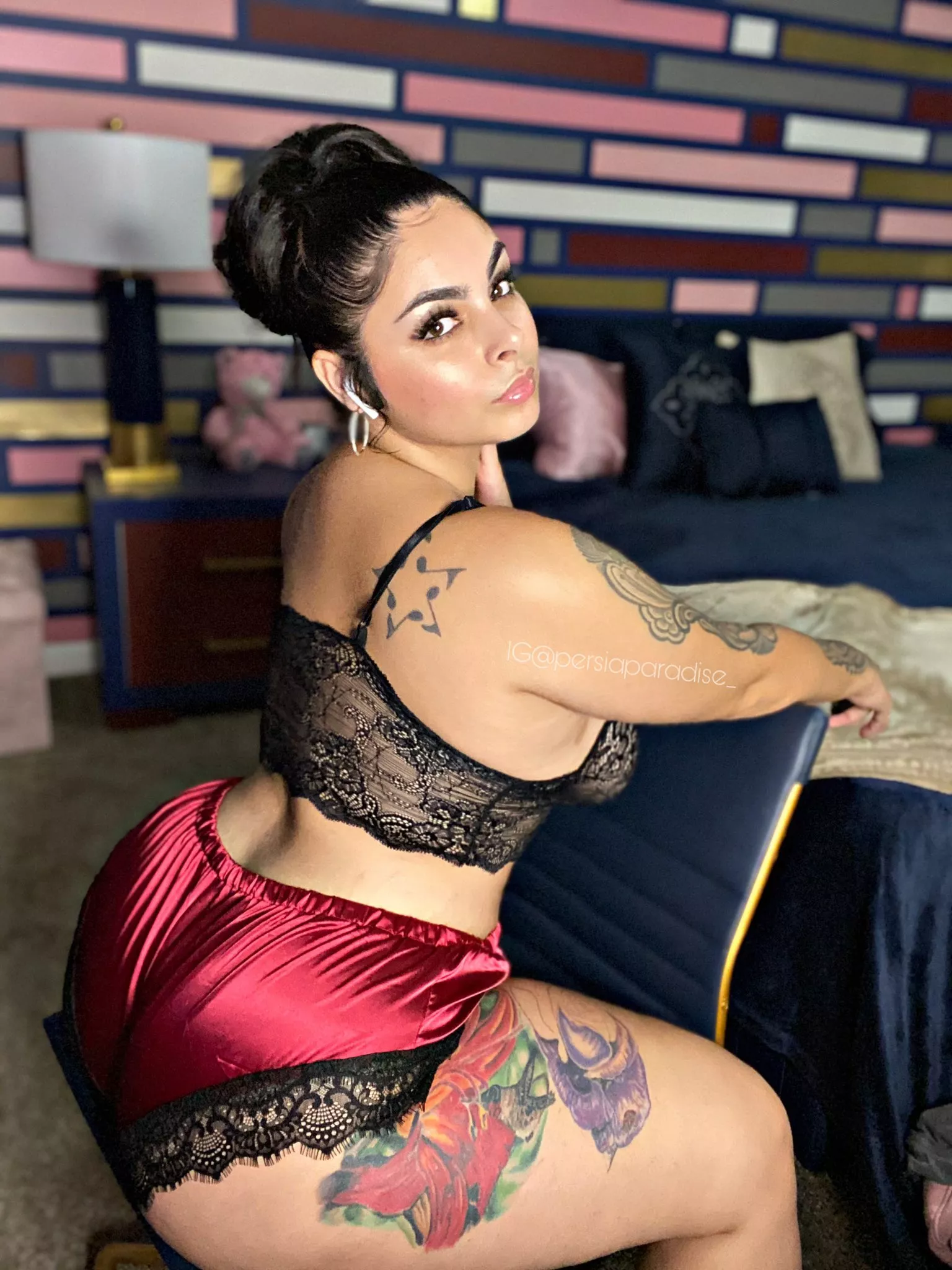 do shiny panties fit in here? [oc]