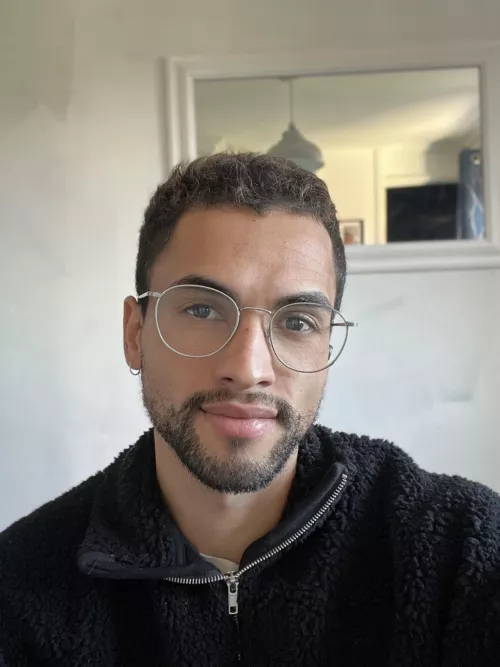 Do the glasses make me look smarter 🤓