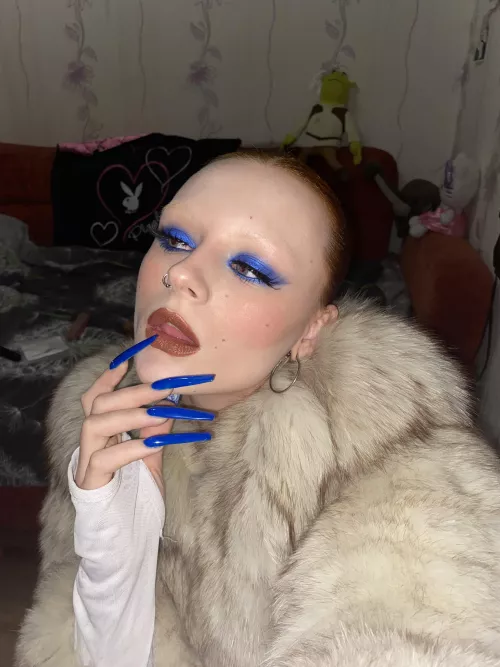 Do u like my nails?