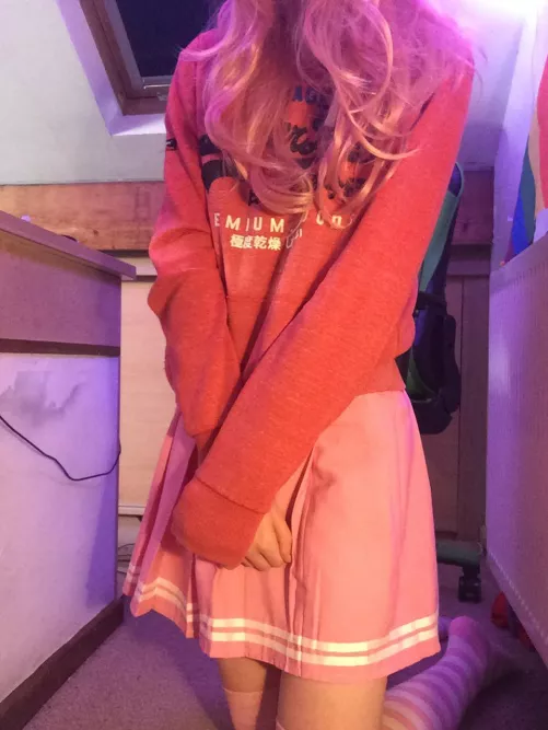 Do u like my skirt? >~< Do u like my skirt? >~<