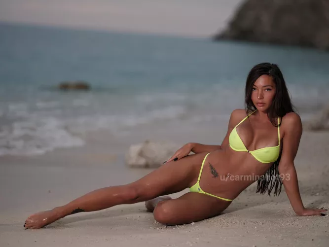 Do u like this yellow color on me?
