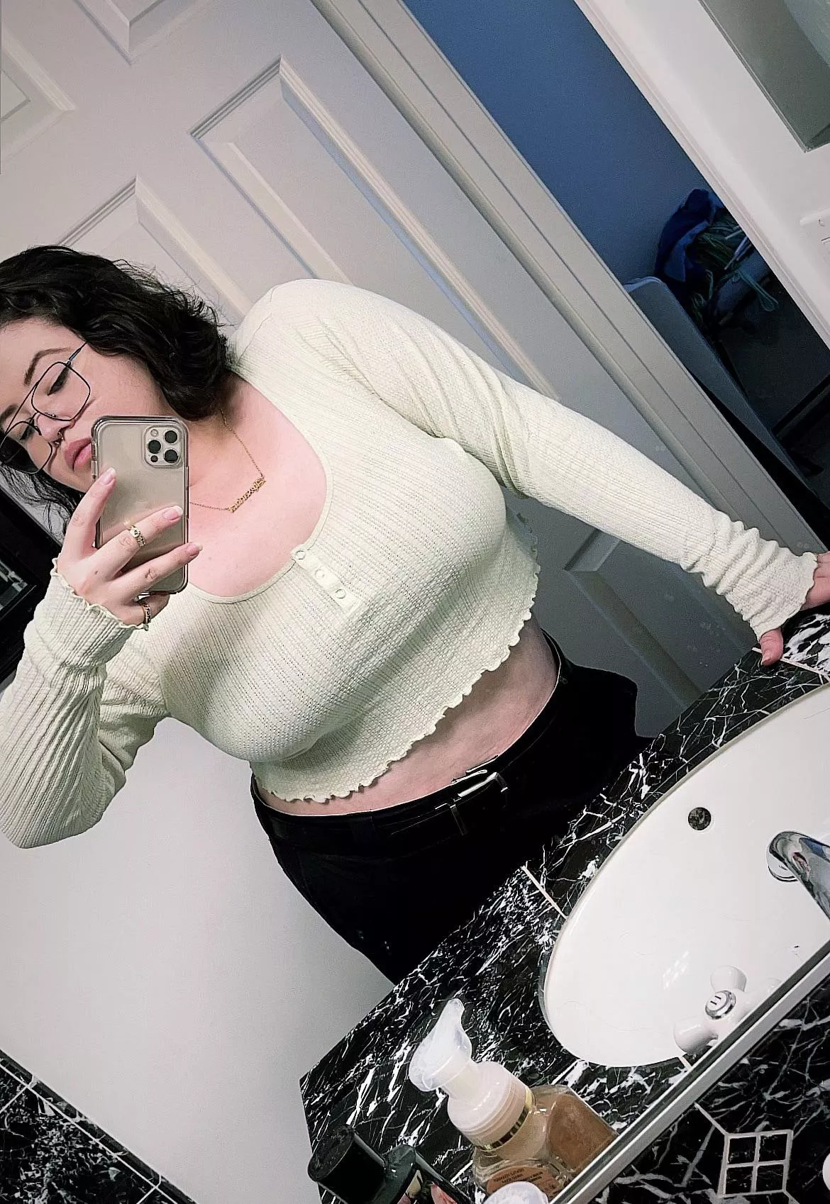 Do u wanna see what’s under this top?