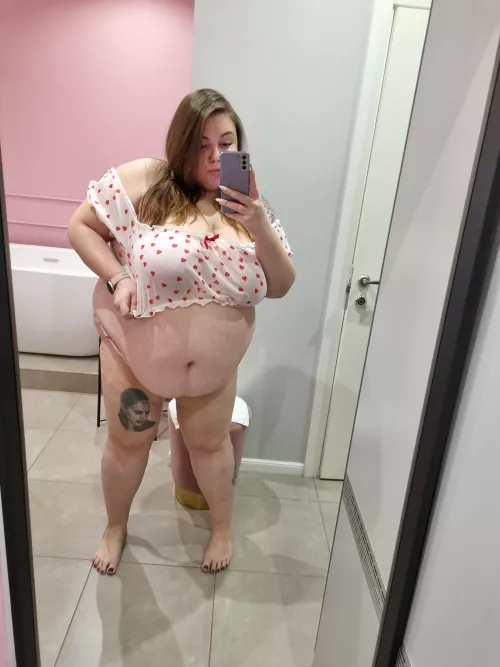 Do u want kiss my belly? Do u want kiss my belly?