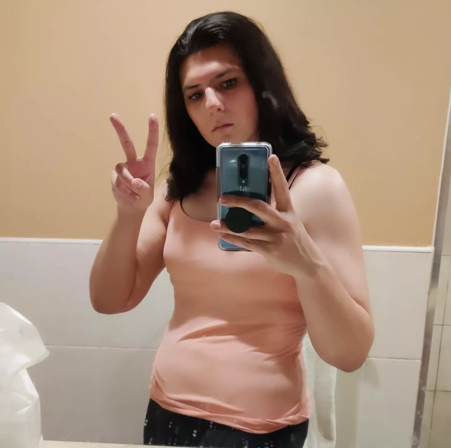 Do we like strong armed femboys 💪