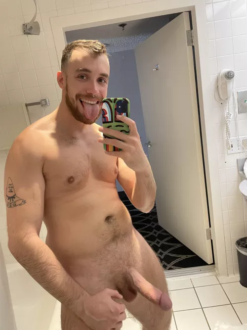 Do we like tops with dad bods? 😛