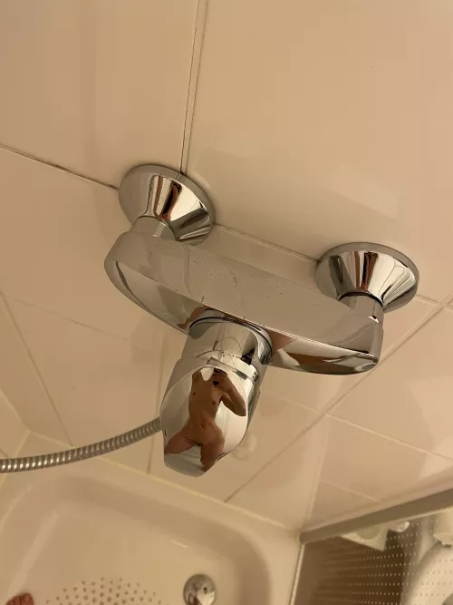 Do you count this as a mirror selfie?