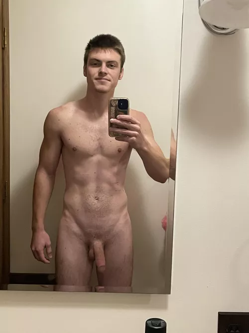 Do you fancy abs, muscles, a lovely cock, and hotness for breakfast?