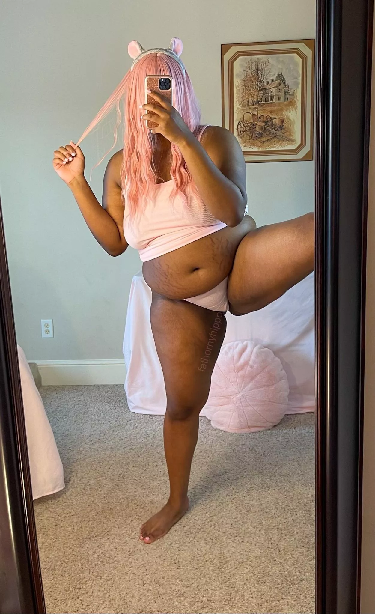 Do you have room for my turkey legs!? 😋