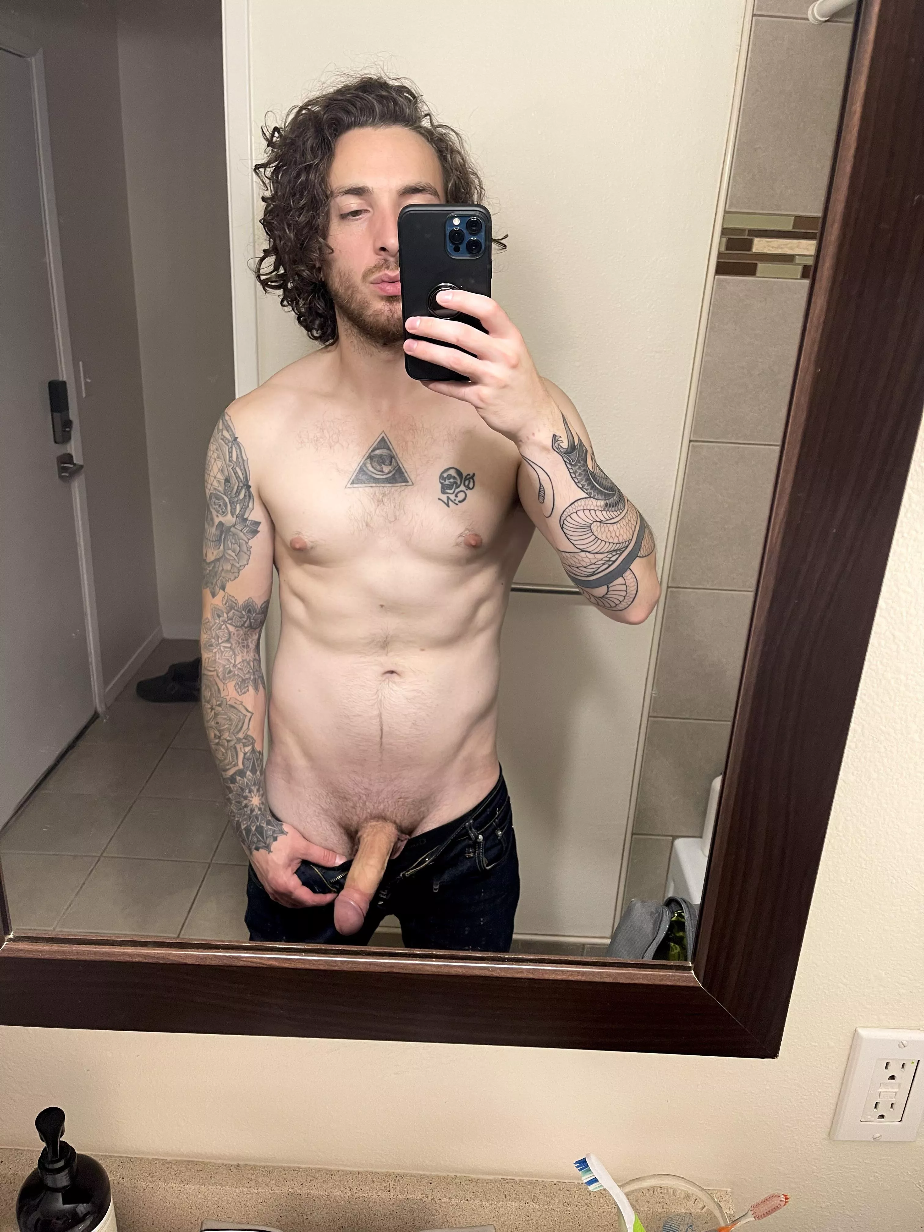 Do you like a big dick bottom? Do you like a big dick bottom?