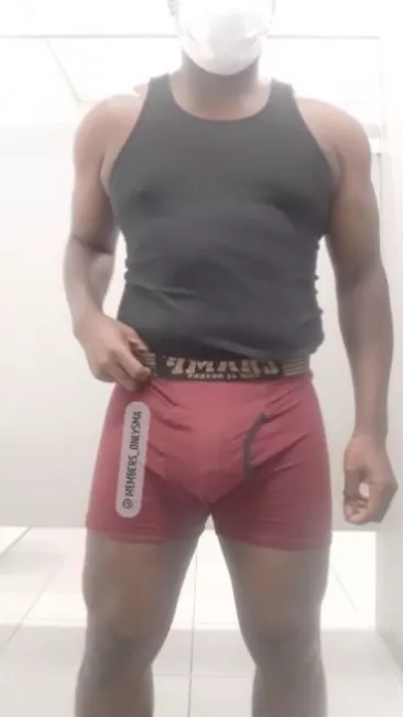 Do you like bathroom stall bulge content? 🍆