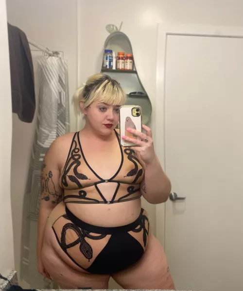 Do you like big girls in lingerie, too?