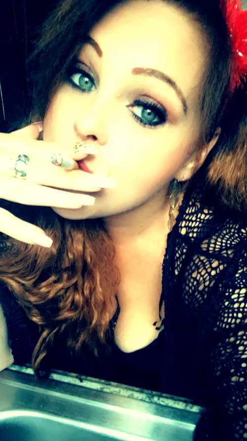 π Do you like blue eyes and thic thighs? Cum say hello. Iβm always down to meet good ppl. Info below. ππ