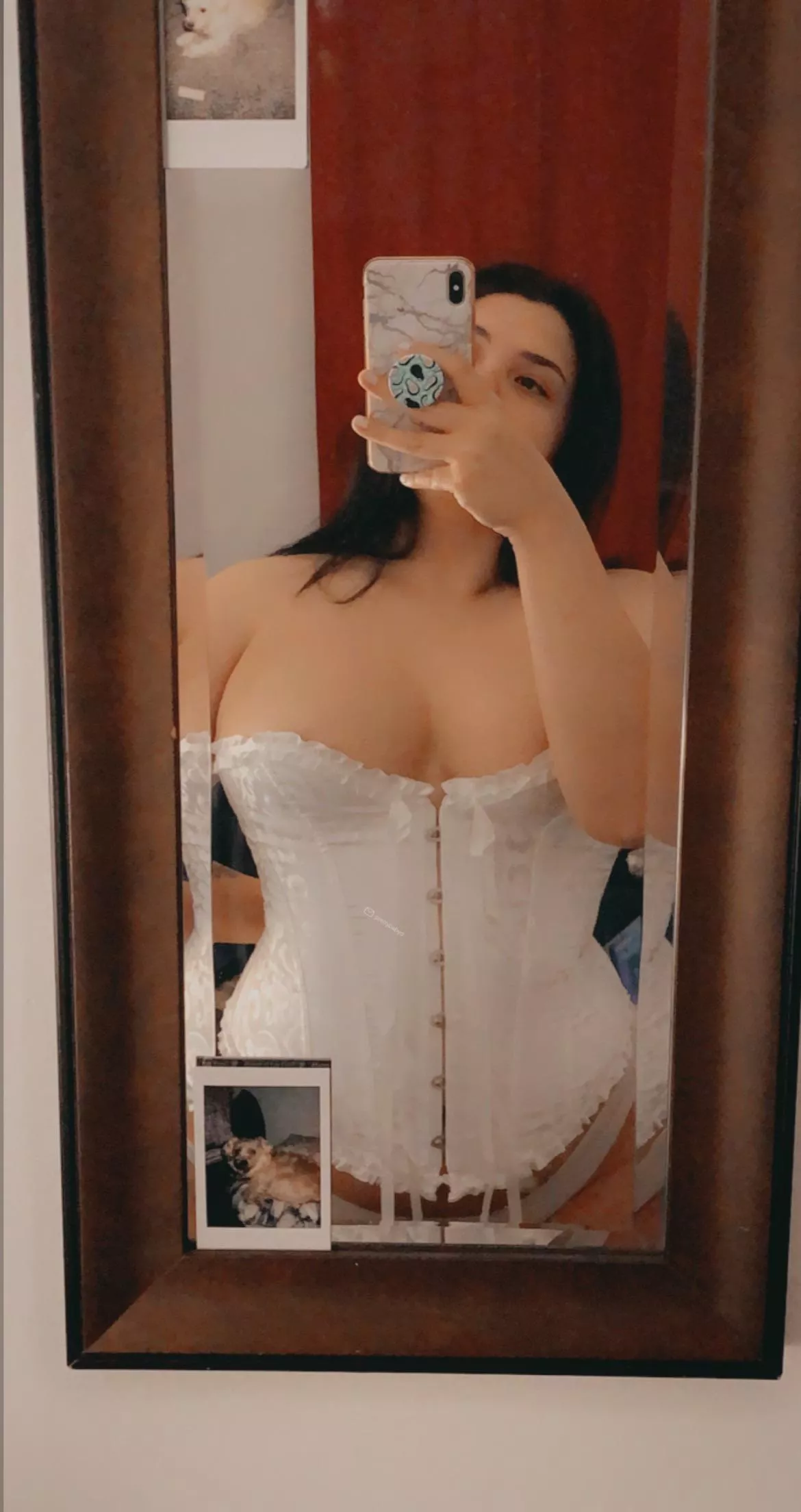 Do you like corsets becauseeee I feel sexy in it! You can have me all day long