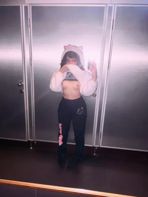 Do you like girls under 5ft?☺️💕