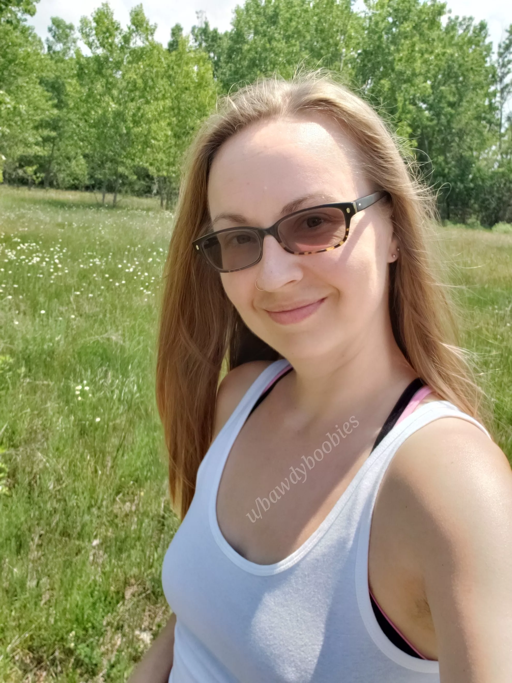 Do you like girls who take their clothes off outside? Do you like girls who take their clothes off outside?