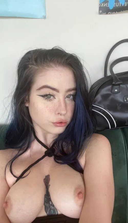 do you like girls with freckles here? π₯Ί
