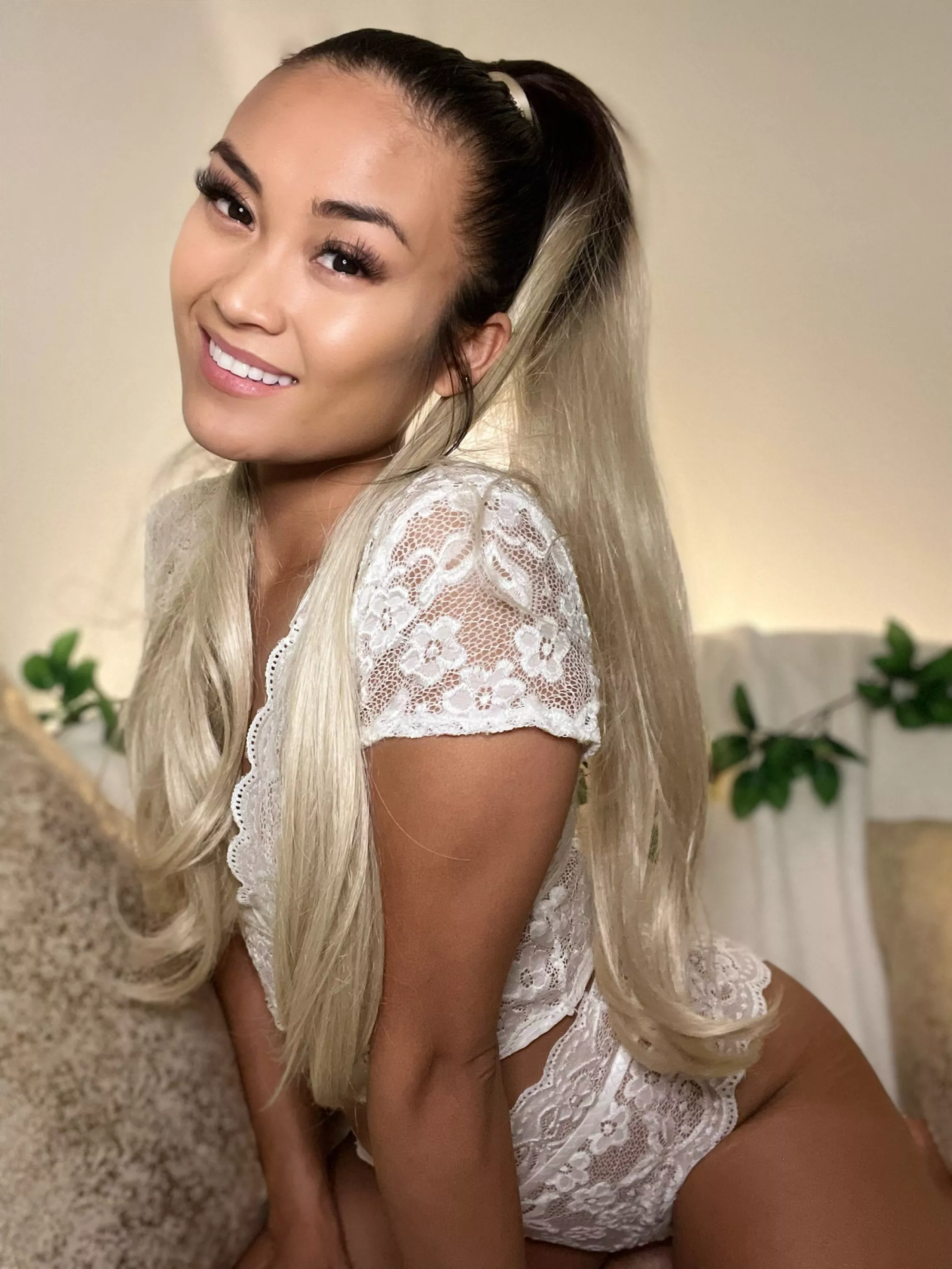Do you like gorgeous and naughty Asian girl like me? 🥰
