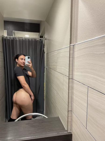 Do you like gym nudes? Do you like gym nudes?