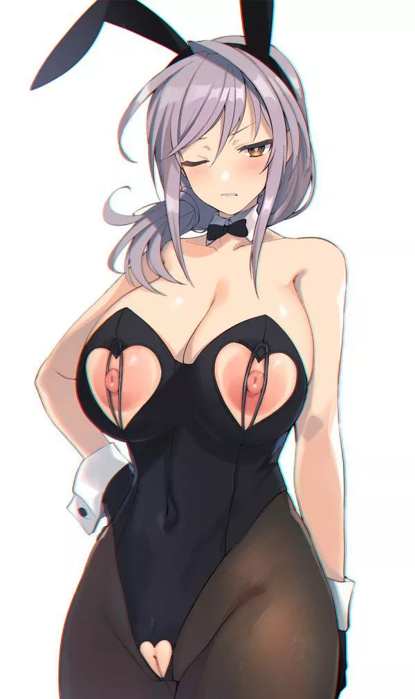 Do you like her outfit?