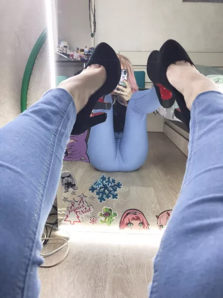 Do you like high heels and tight jeans? Do you like high heels and tight jeans?