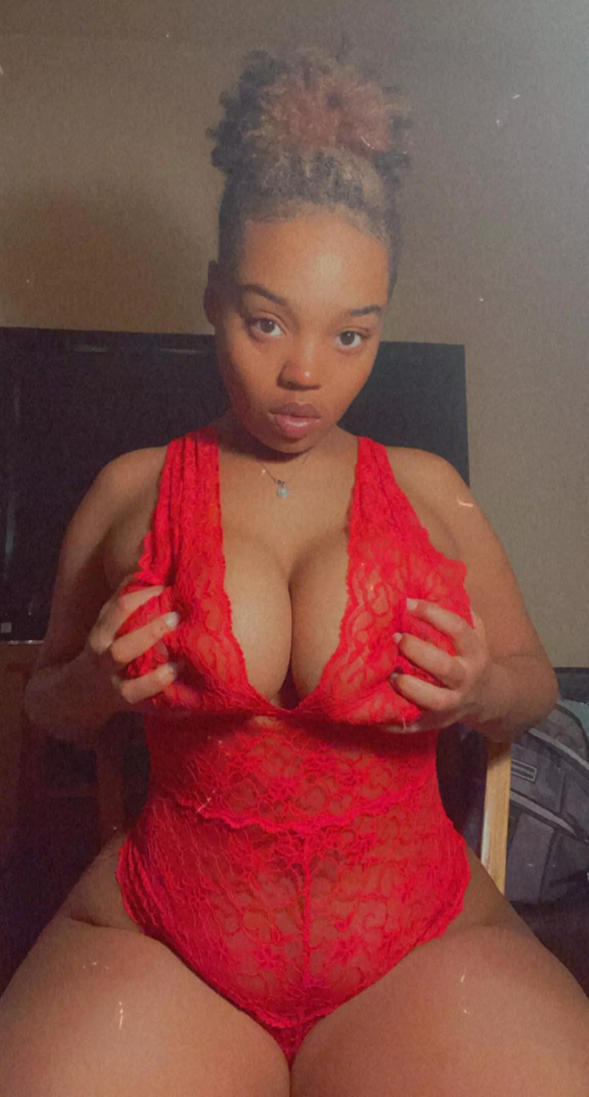 Do you like how small my waist is