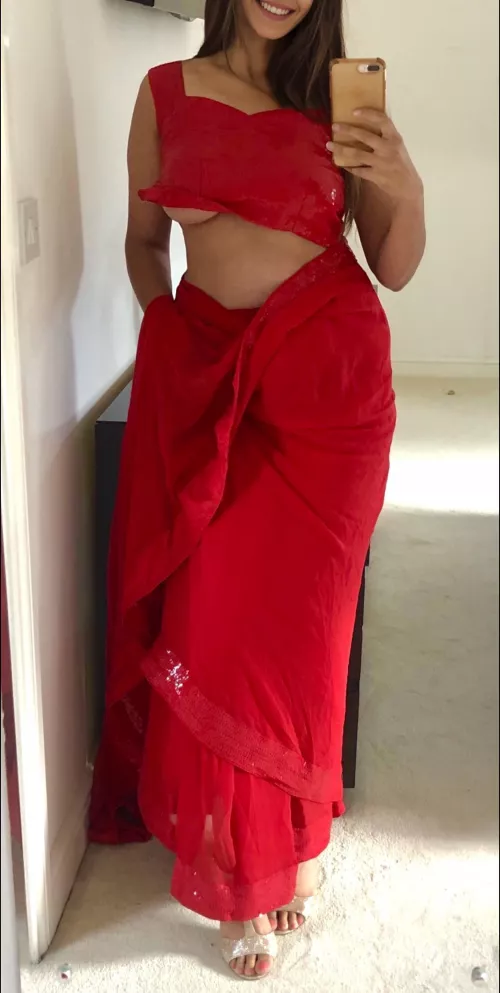 Do you like how this red sari looks on my brown skin? 🥻British Asian Do you like how this red sari looks on my brown skin? 🥻British Asian