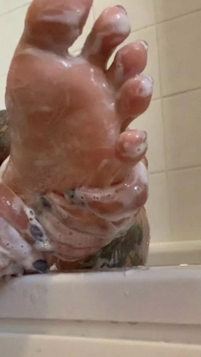 Do you like it when I spread my soapy toes for you