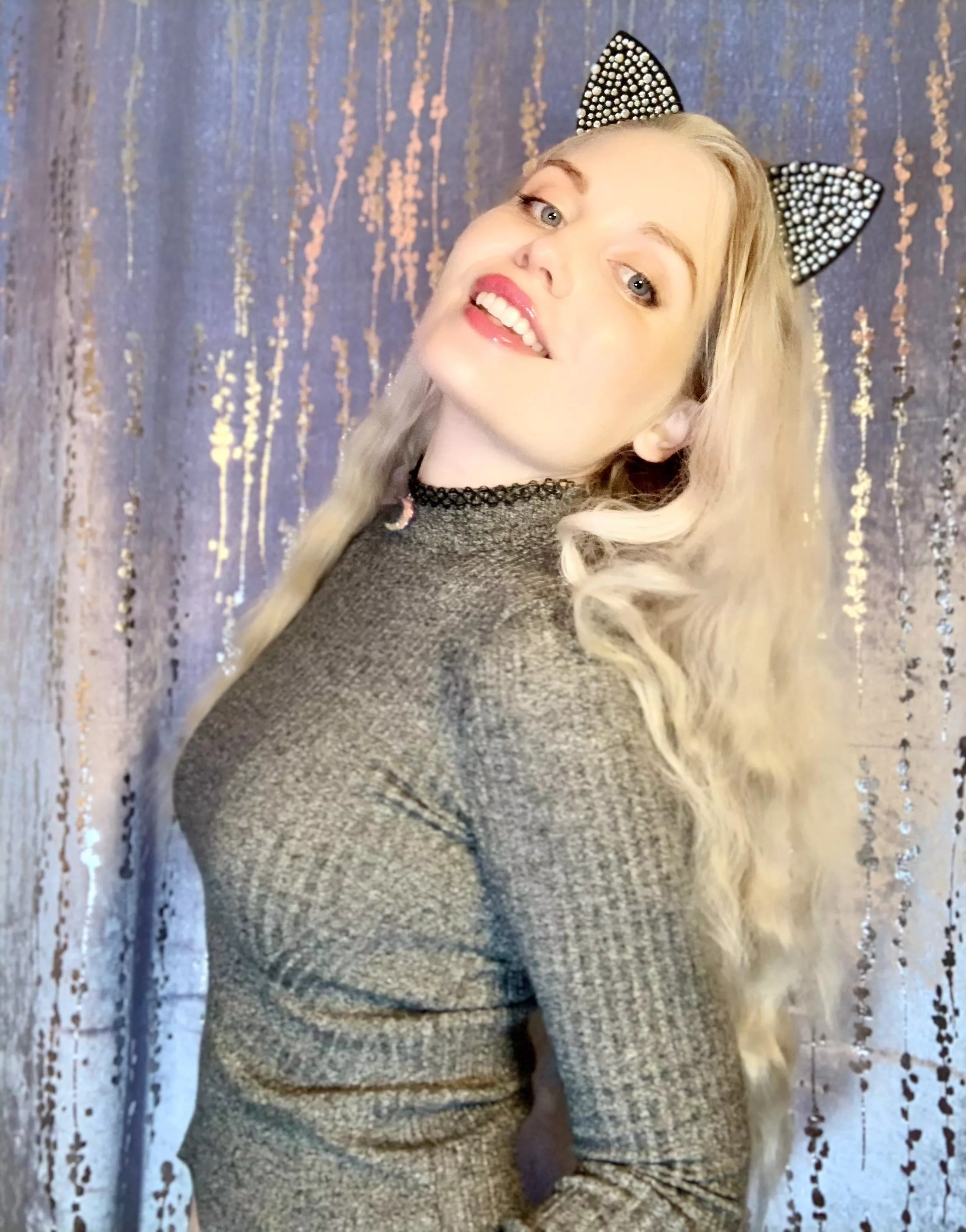 Do you like kitty girls ? Do you like kitty girls ?