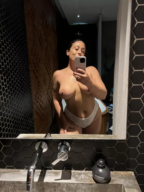 Do you like milf cougar?49(f)