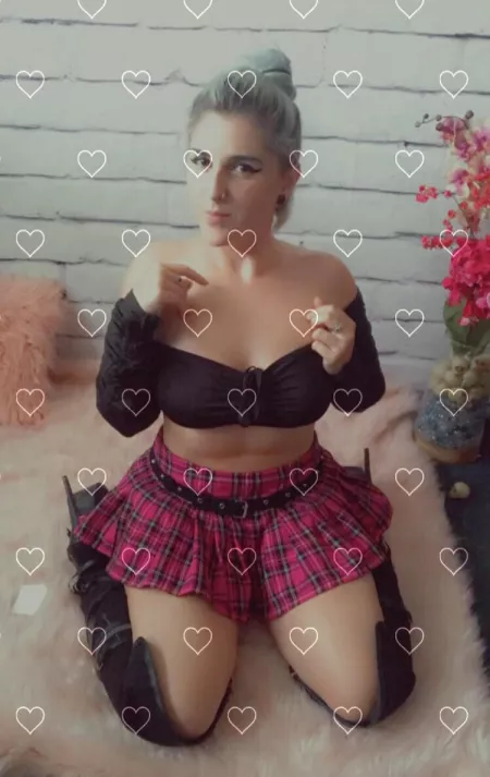 Do you like mini skirts and knee high boots? 💖💀 Do you like mini skirts and knee high boots? 💖💀