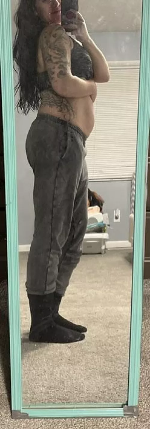 Do you like my baby bump? it’s more predominant every day ♥️