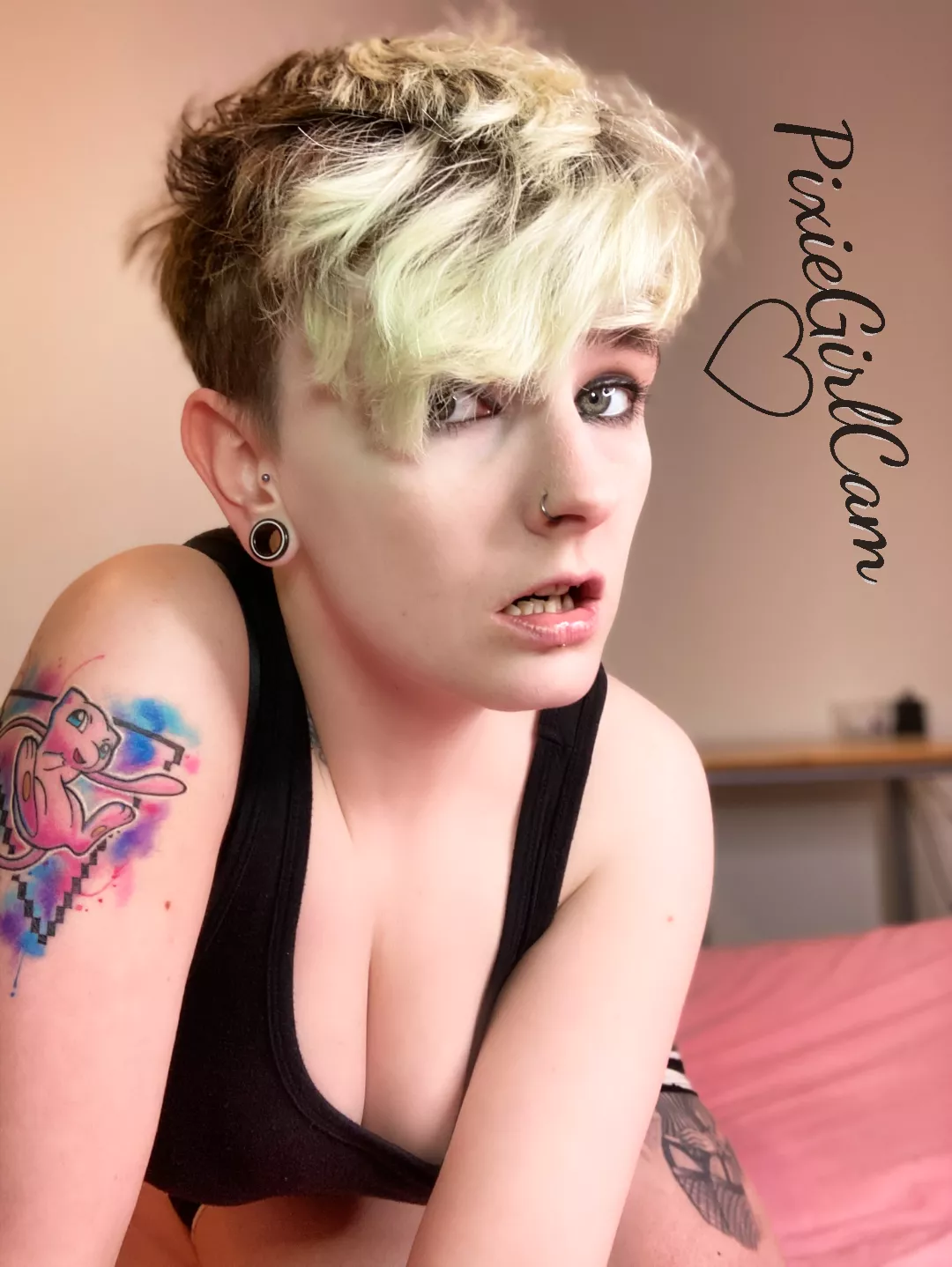 do you like my cleavage? ;) do you like my cleavage? ;)