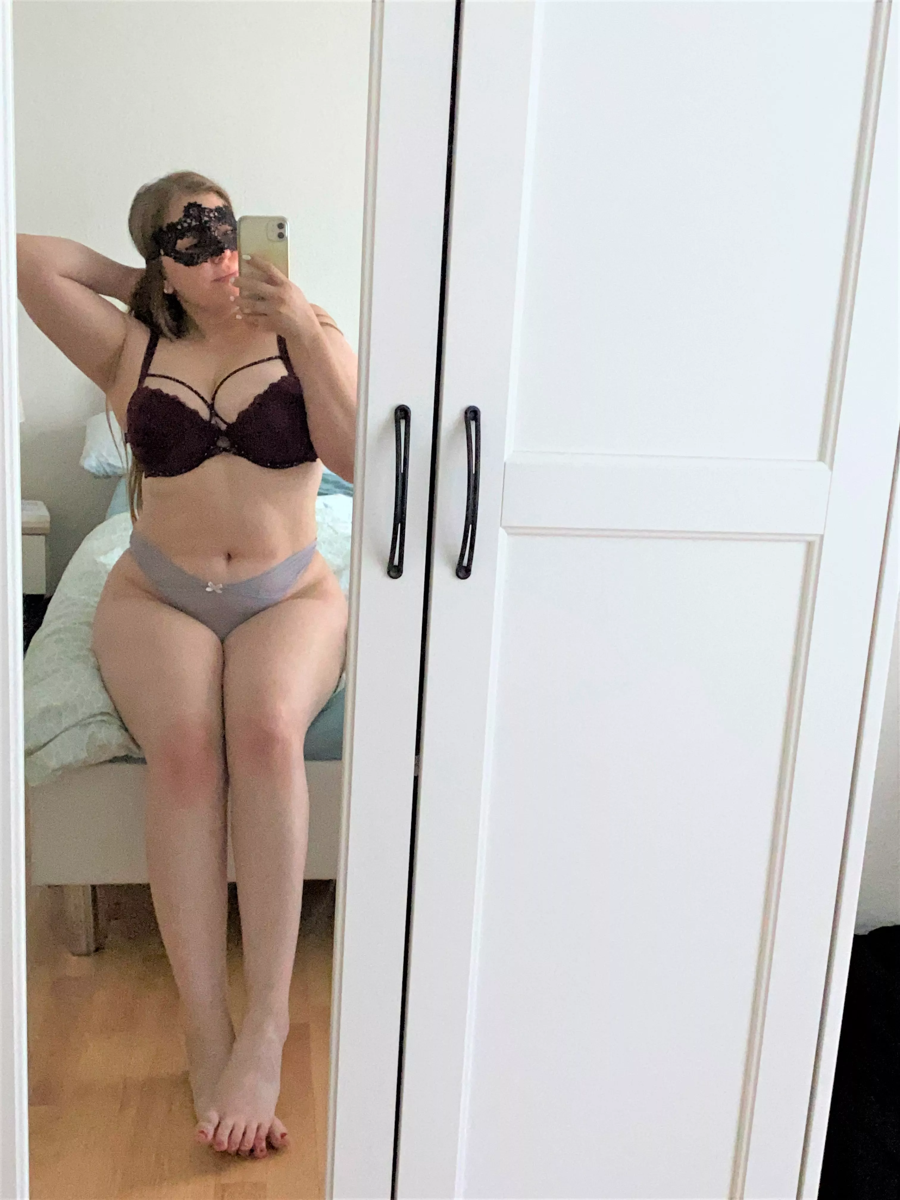 Do you like my cleavage... i think it's to chubby