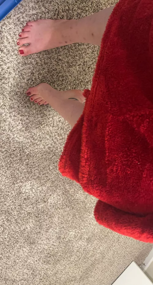 Do you like my cute tasty little toes π₯΅ Dms always open π