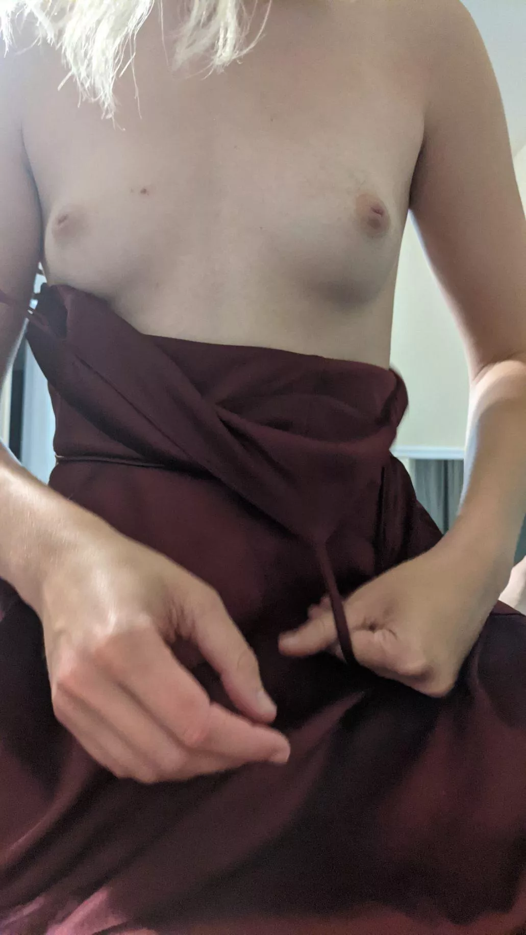 Do you like my dress? Do you like my dress?