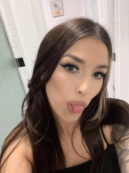 Do you like my eye makeup? Do you like my eye makeup?