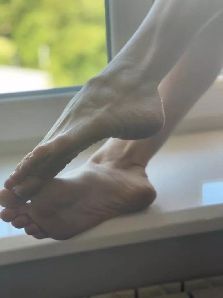 Do you like my feet ? Do you like my feet ?