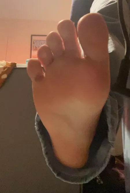 do you like my feet ^-^ do you like my feet ^-^