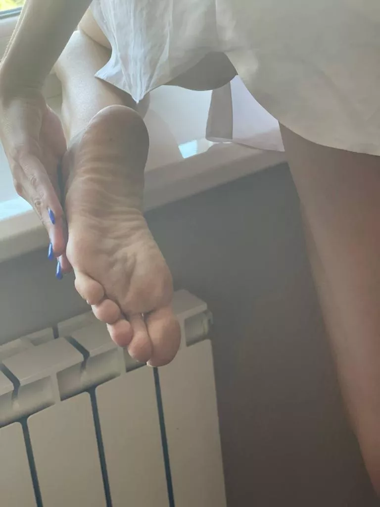 Do you like my feet ? Do you like my feet ?