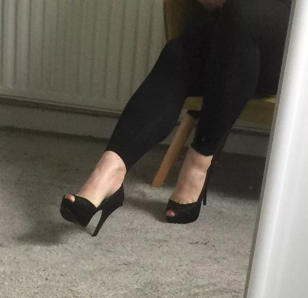 Do you like my heels ☘️ Do you like my heels ☘️