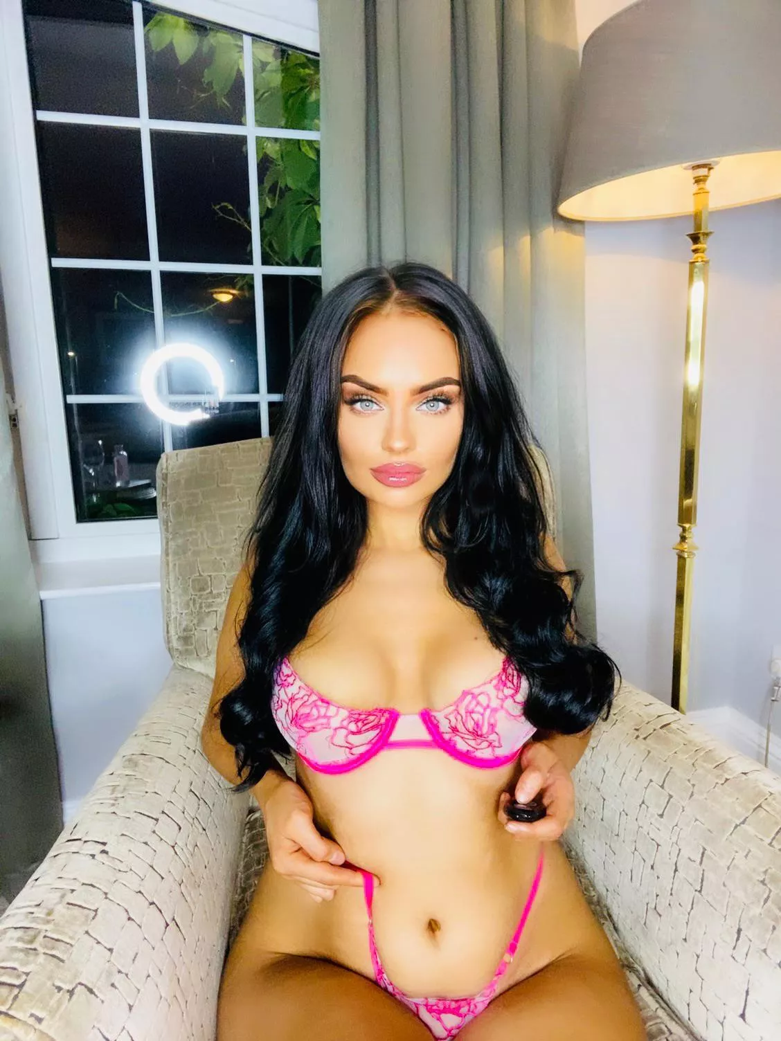 Do you like my make up babe?? I did it just for you !!🤤💕😉