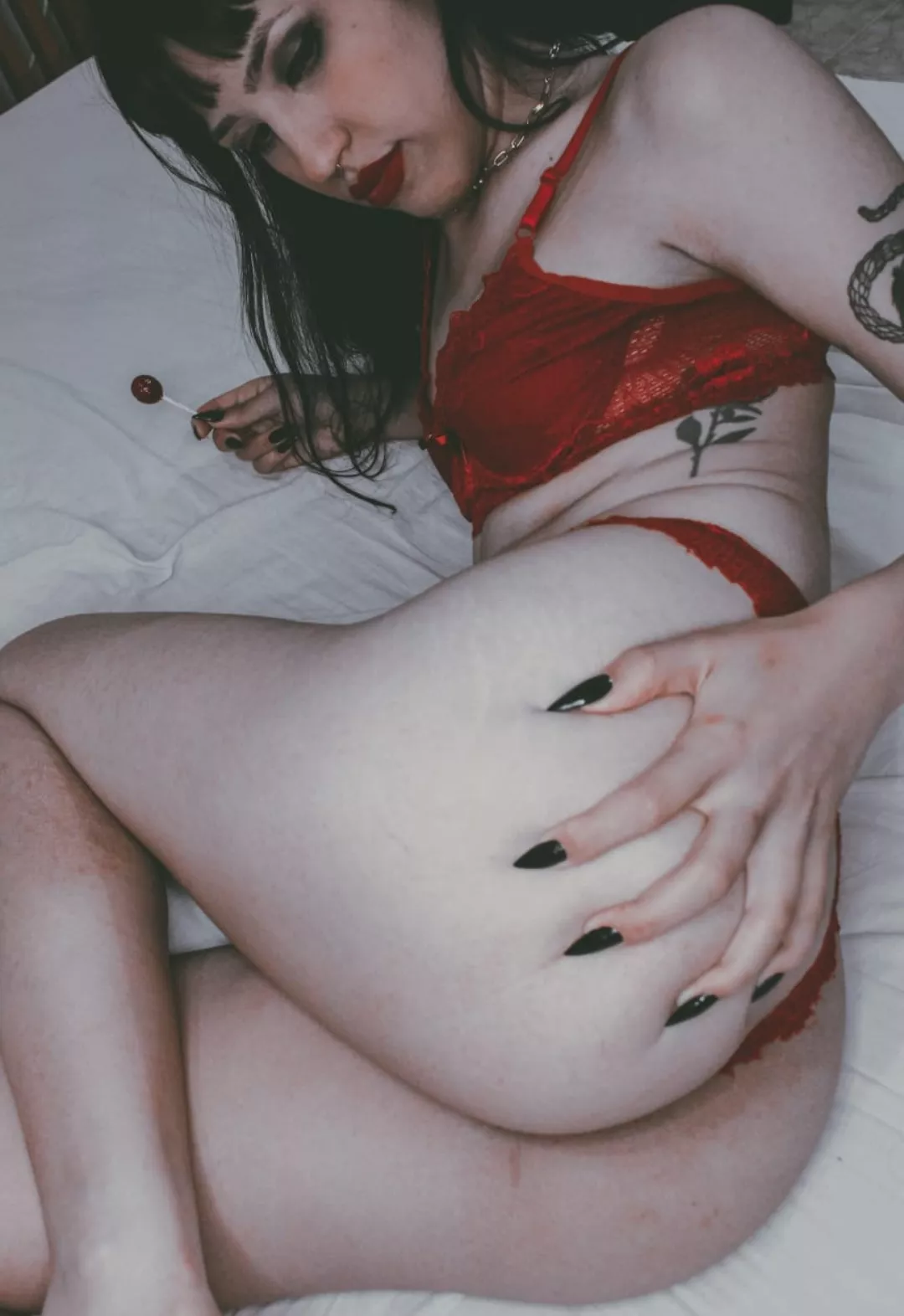 Do you like my new nails babe?