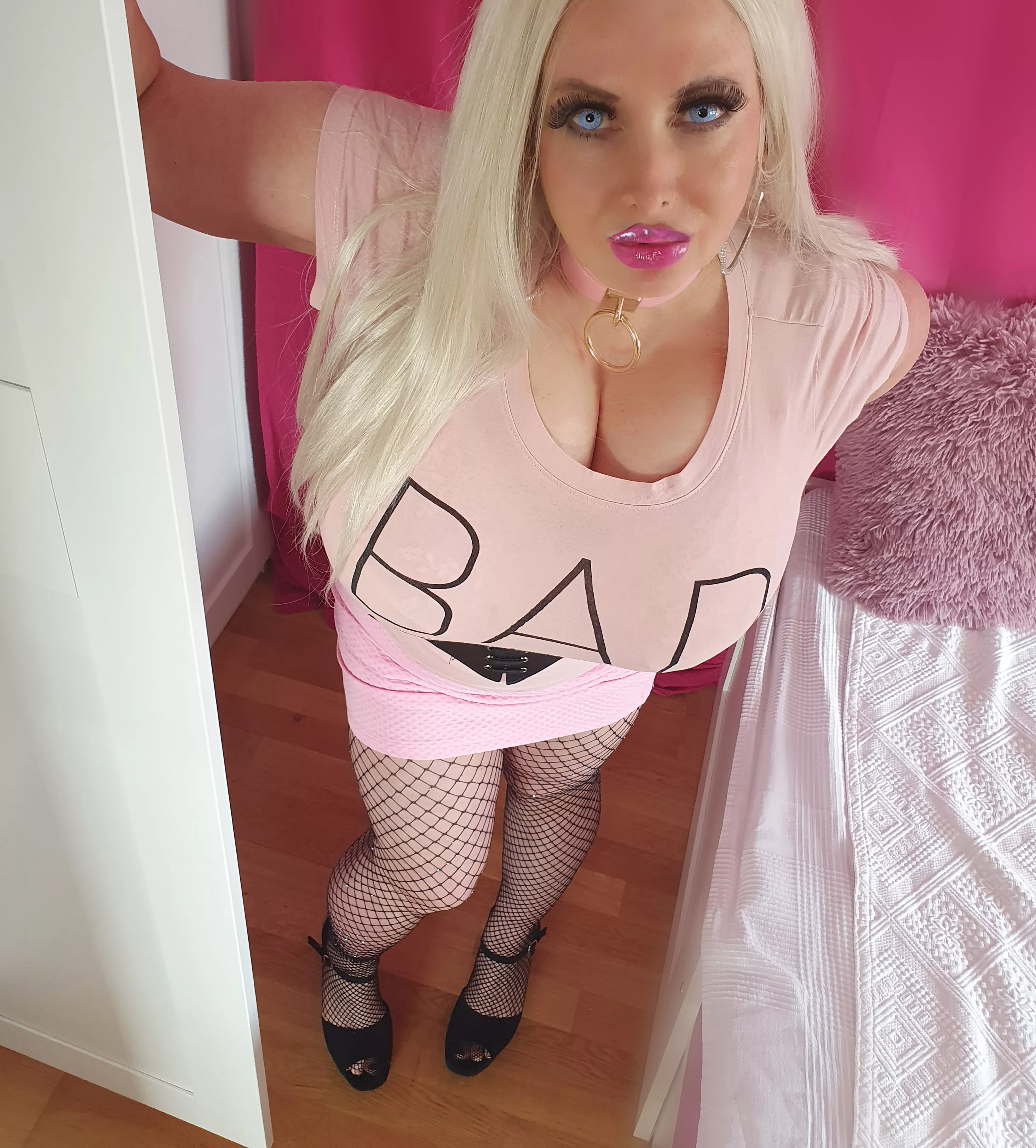 Do you like my new outfit?💗 Do you like my new outfit?💗