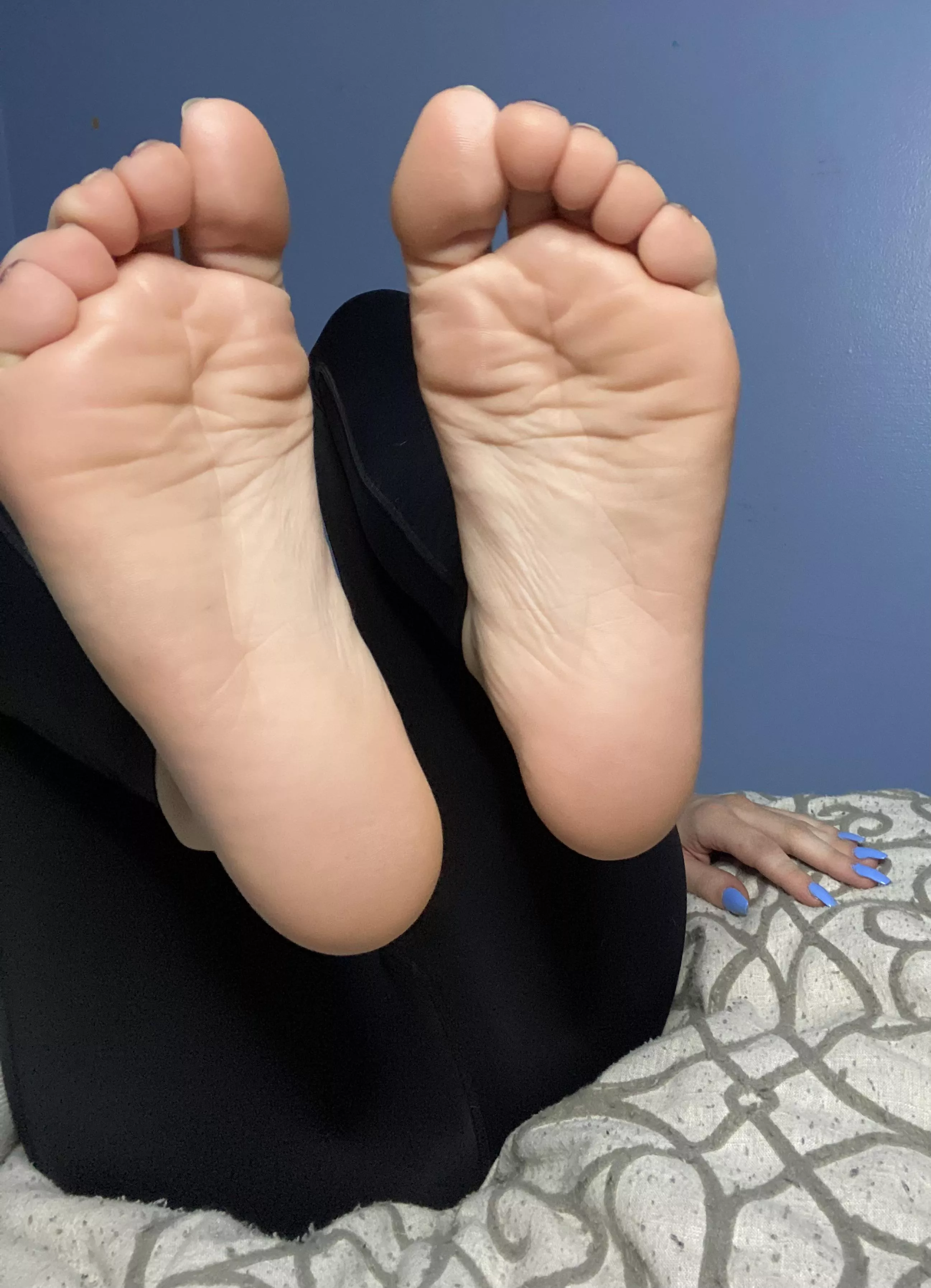 Do you like my soles? Do you like my soles?