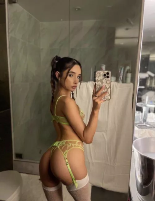 Do you like my teen curves?💋