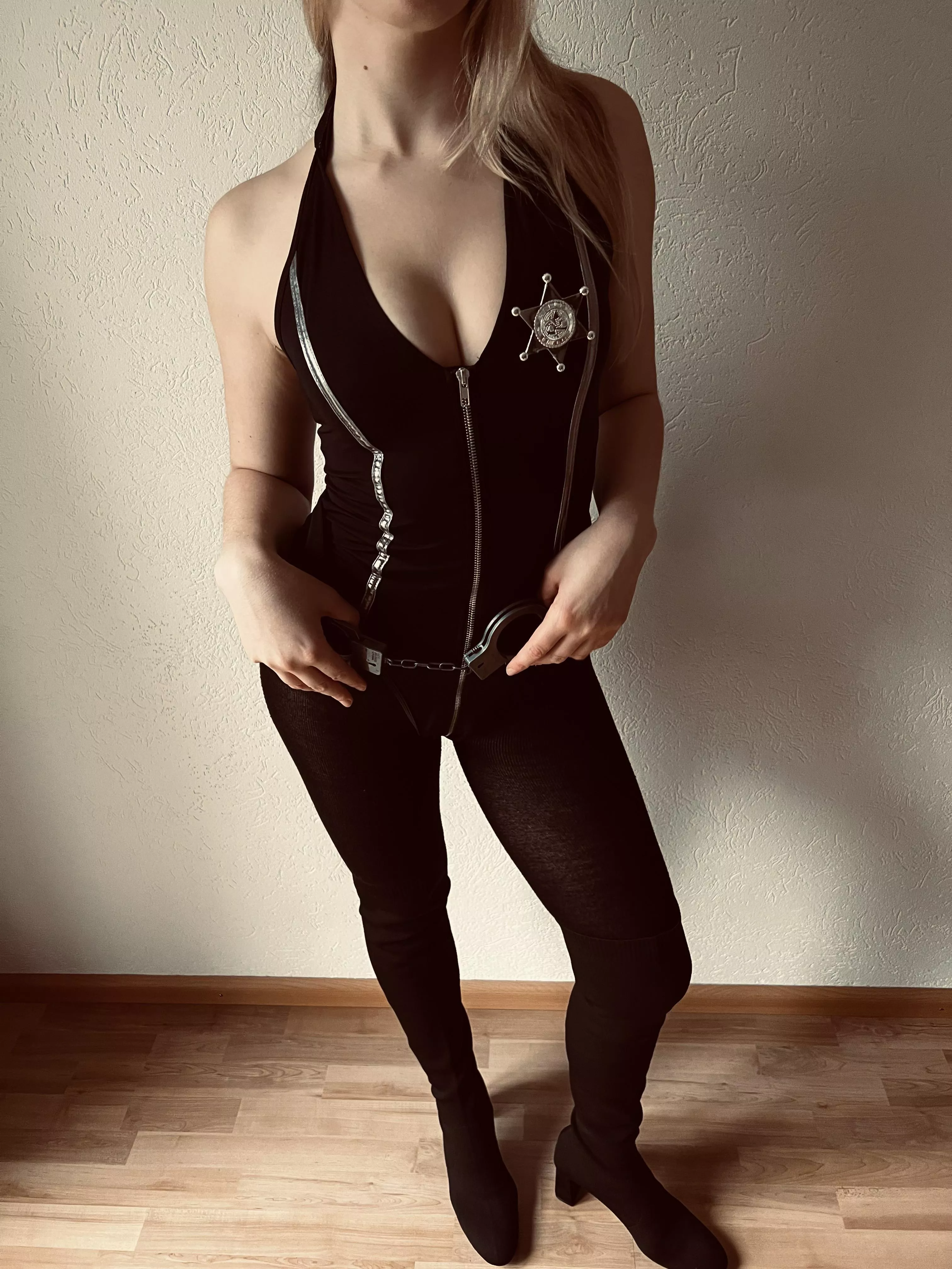 Do you like my tight police outfit😉