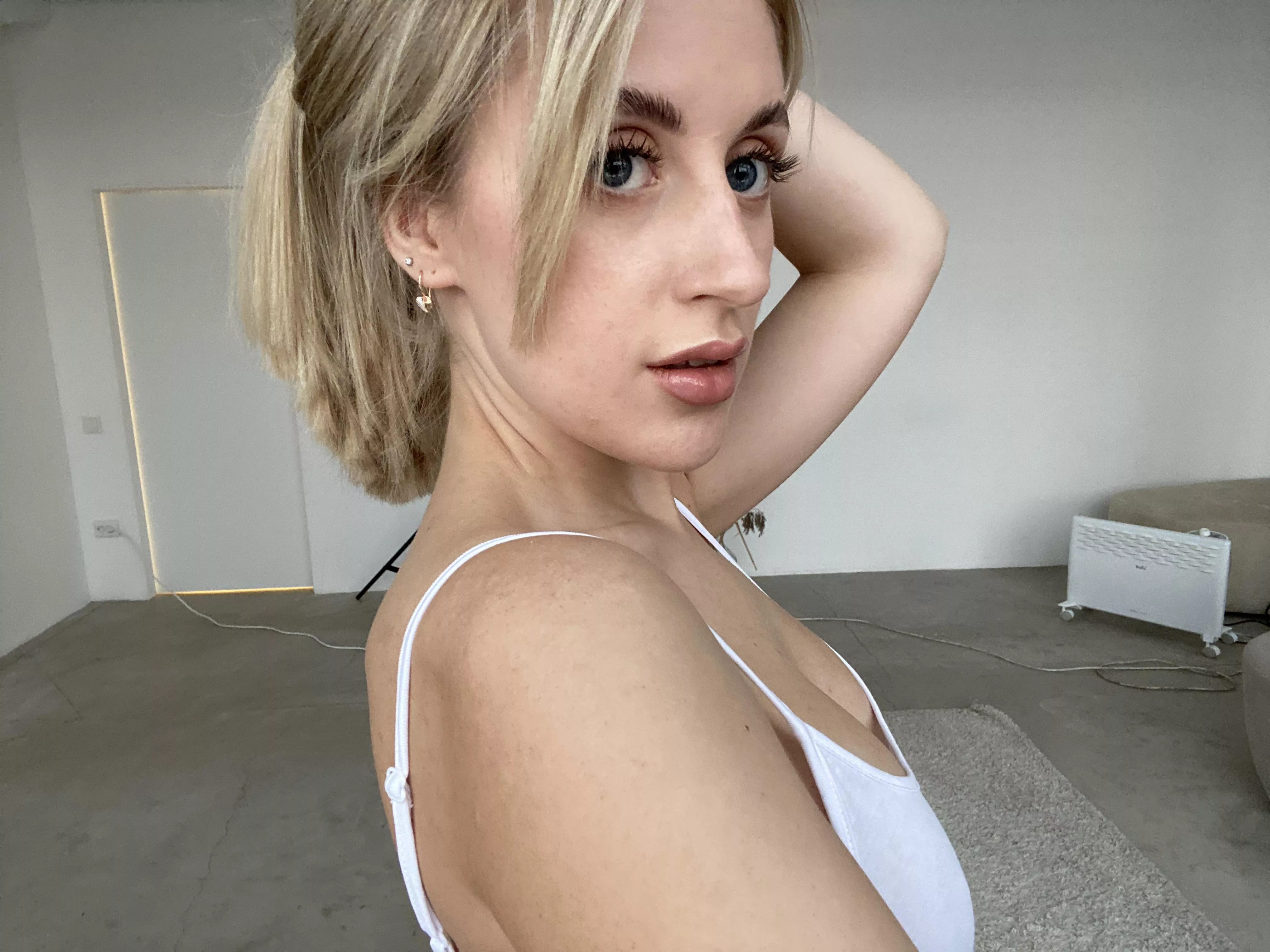 Do you like natural make up?)