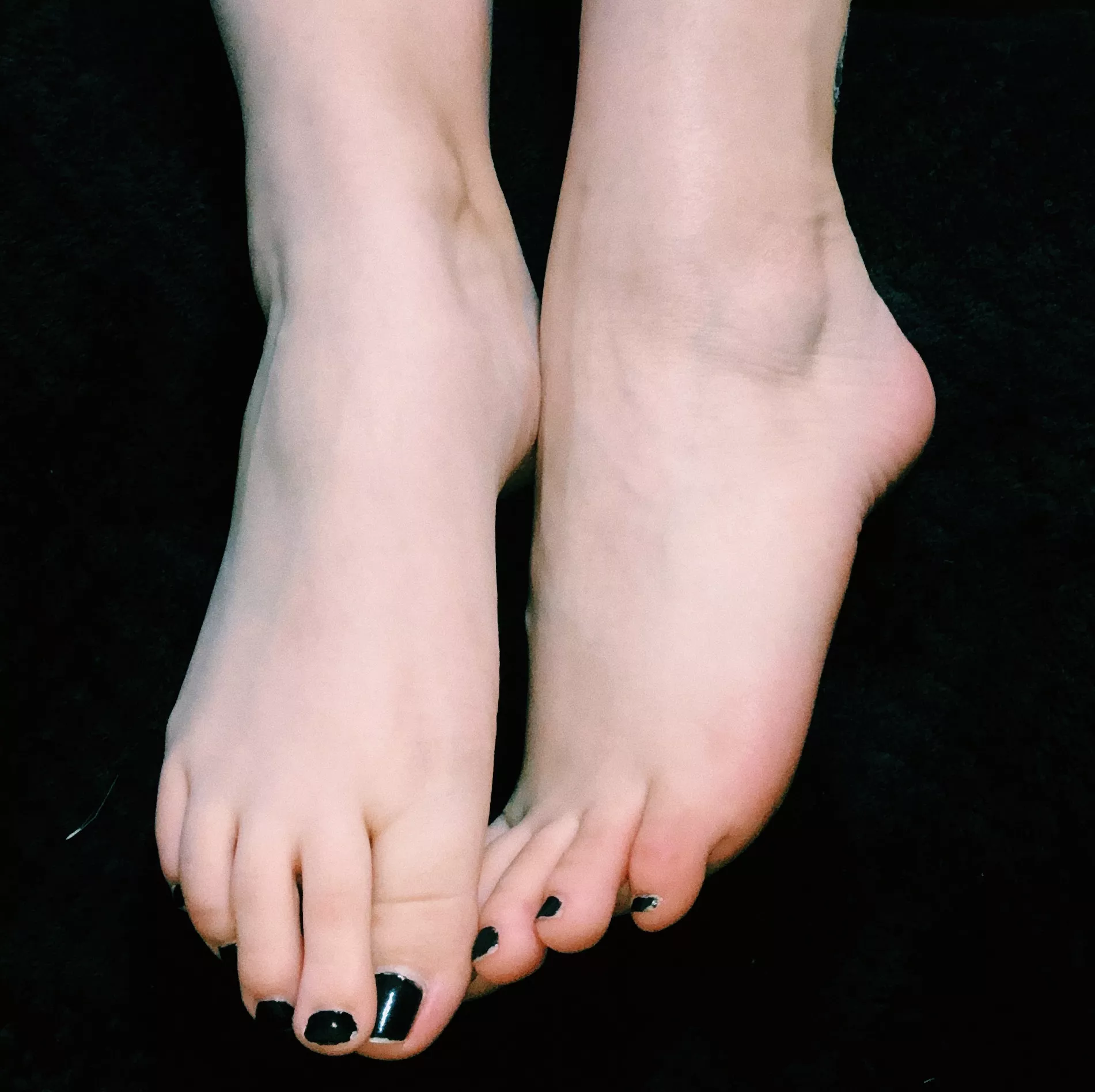 Do you like polished nails or should I show you how good my toes look in nude? Do you like polished nails or should I show you how good my toes look in nude?