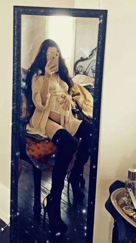 Do you like pregnant latinas in thigh highs?